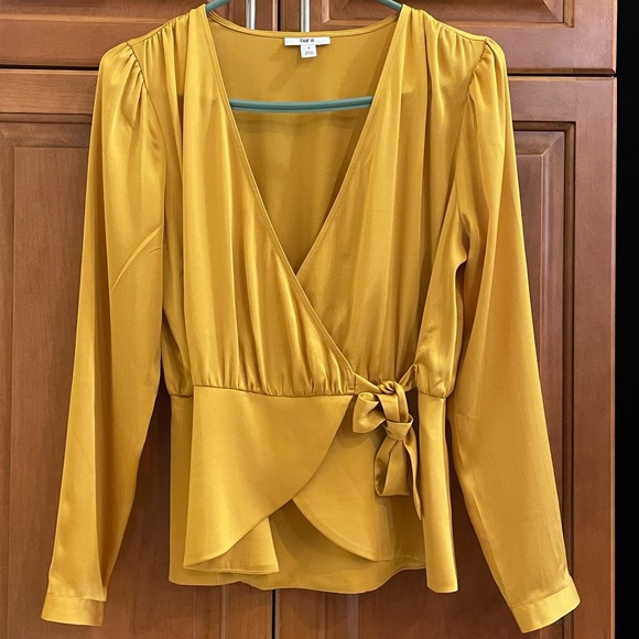 Bar III Tops - Bar III Tie-Waist Wrap Blouse Small